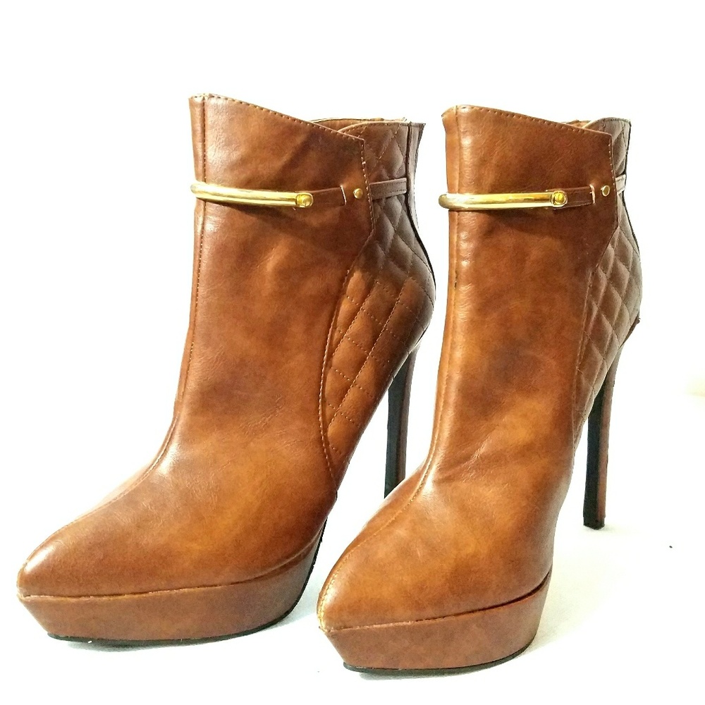 Authentic Wild Rose Leather Heels Size 10